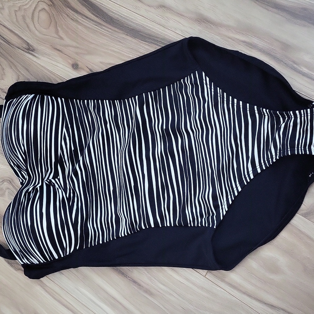 Merona Swimsuit M